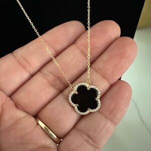 Lauren Scott - Clover Pendant Necklace